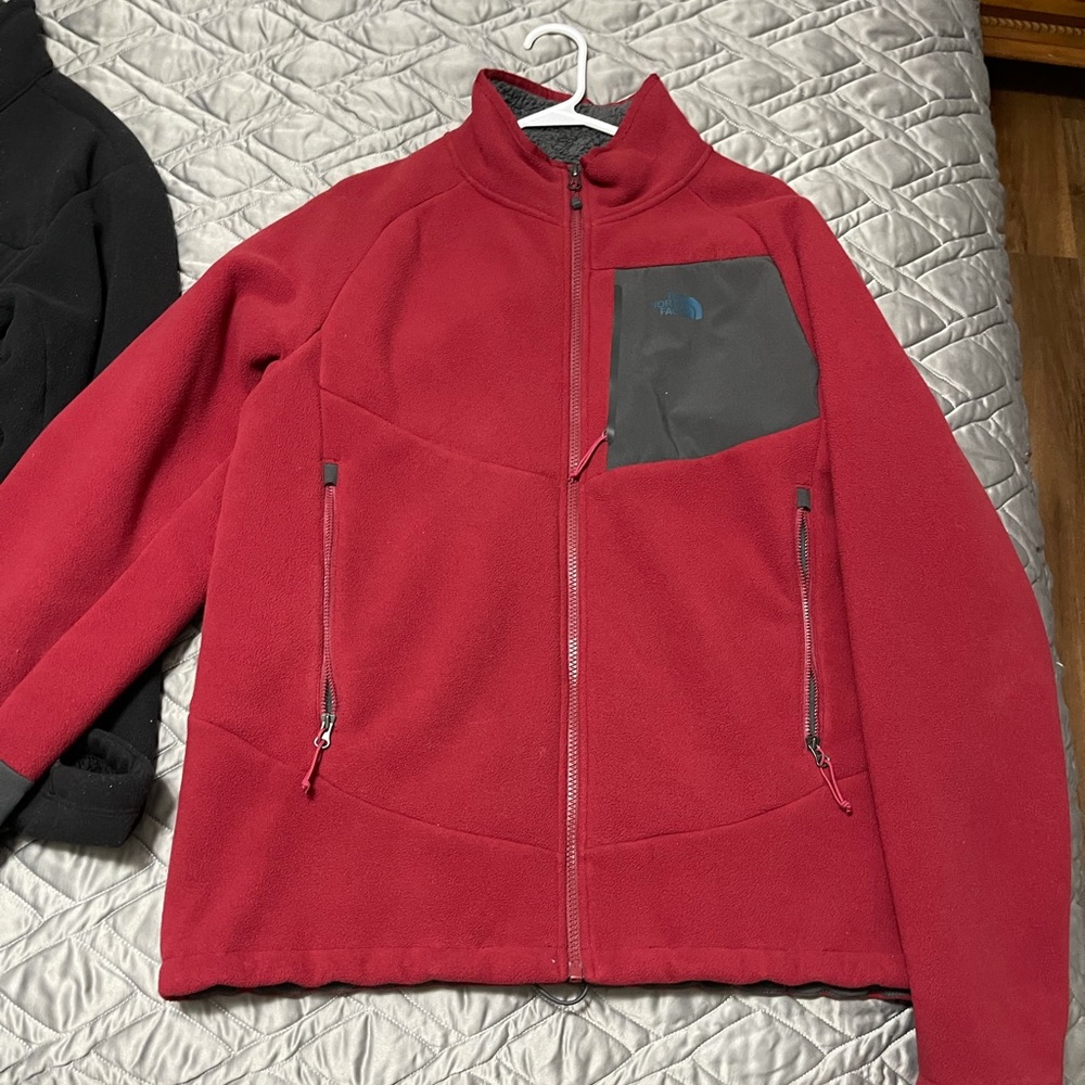 i’m selling fleece medium